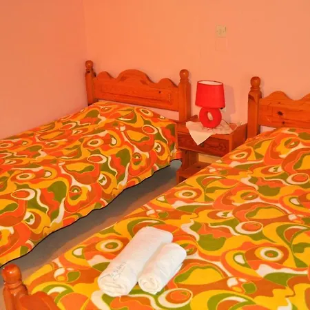 Makis & Bill Aparthotel
