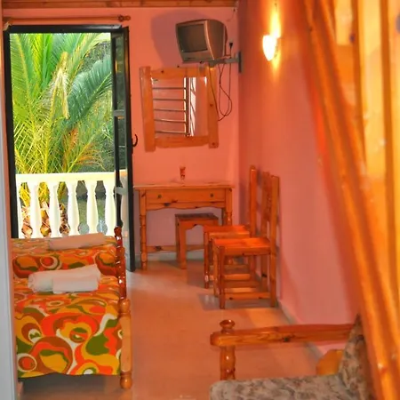 Aparthotel Makis & Bill *